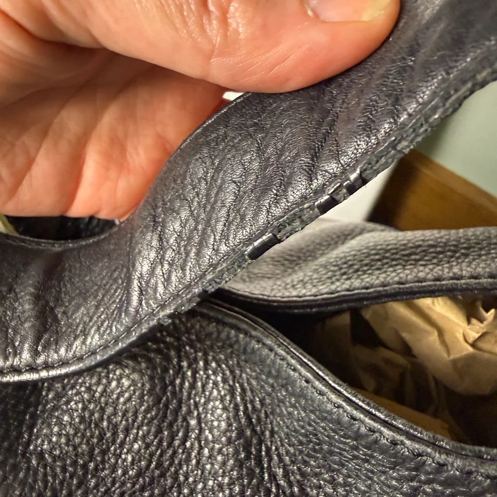MICHAEL KORS Black Leather Hobo Shoulder Bag + Wallet | Gold Hardware EUC
